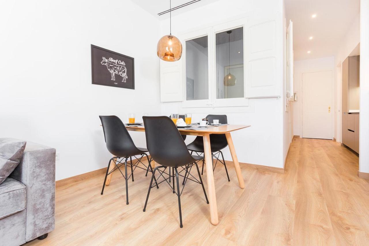 Cozy Apartment Close To Passeig De Gracia バルセロナ エクステリア 写真
