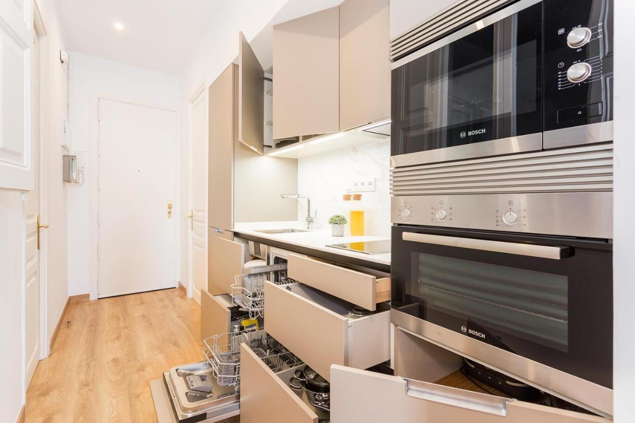 Cozy Apartment Close To Passeig De Gracia バルセロナ エクステリア 写真
