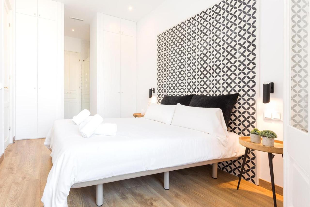 Cozy Apartment Close To Passeig De Gracia バルセロナ エクステリア 写真