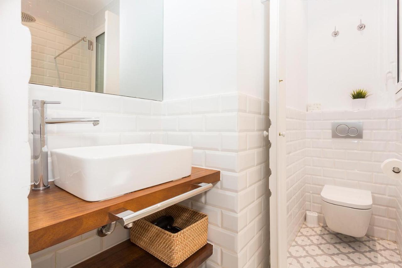 Cozy Apartment Close To Passeig De Gracia バルセロナ エクステリア 写真
